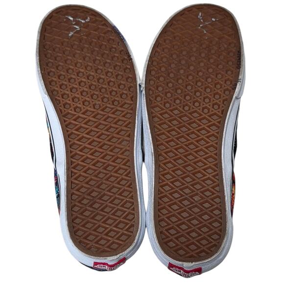 Vans x Stranger Things Slip-On Shoes Mens 8 Womens 9.5 Netflix Collage Print